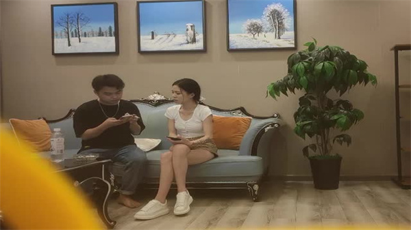 顶级外围场极品人妻巨乳爆操内射